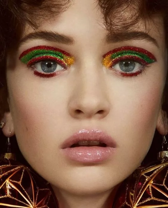 MAKE-UP LOOK MAKE-UP LOOK