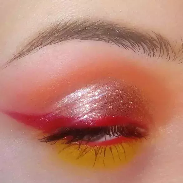 MAKE-UP LOOK MAKE-UP LOOK