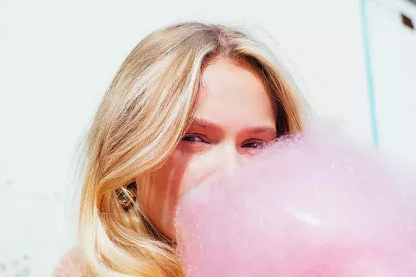 A přece se točí. A točí ... Foto: Hana Knížová. ELLE, prosinec 2019