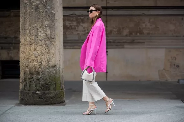 Must-have letní kousek: barevné sako Must-have letní kousek: barevné sako