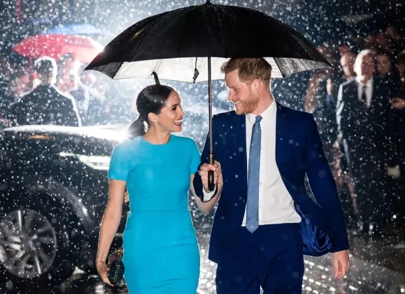VŠE NEJLEPŠÍ, MEGHAN! 10 IKONICKÝCH OUTFITŮ BÝVALÉ VÉVODKYNĚ SUSSEXU VŠE NEJLEPŠÍ, MEGHAN! 10 IKONICKÝCH OUTFITŮ BÝVALÉ VÉVODKYNĚ SUSSEXU