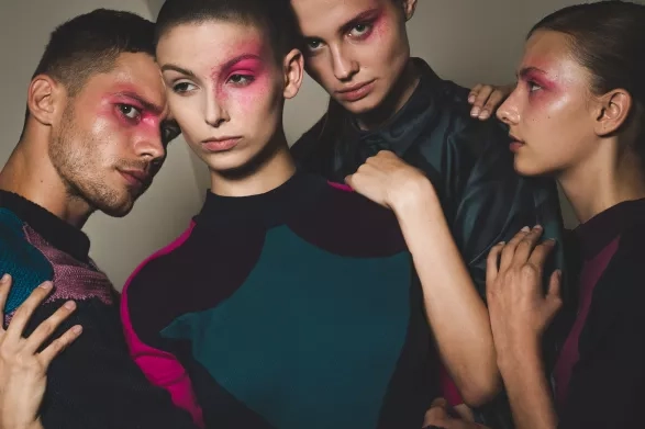 Pražský týden módy zažil v pondělí velkou show. Pražský týden módy zažil v pondělí velkou show.