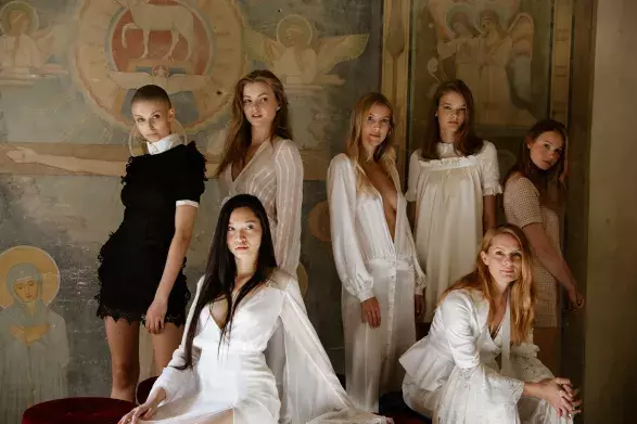 Gayoun Ji pro MBPFW Gayoun Ji pro MBPFW