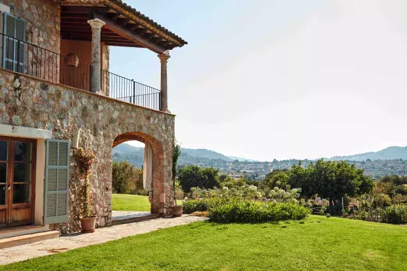 FARMA HANY SOUKUPOVÉ NA MALLORCE FARMA HANY SOUKUPOVÉ NA MALLORCE