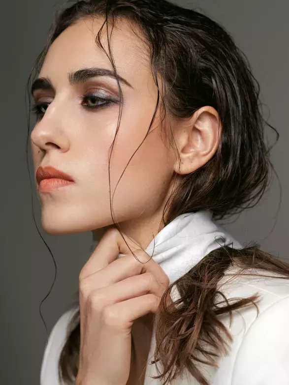 Hedvábná šála COS, bunda Pietro Filipi SYLVIE PILIPOVA