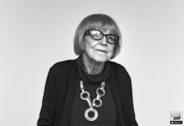 Eva Zaoralová Eva Zaoralová