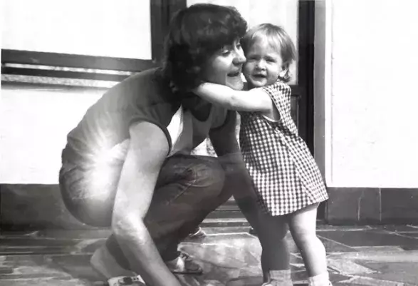 ANETA BARTONÍKOVÁ ANETA BARTONÍKOVÁ