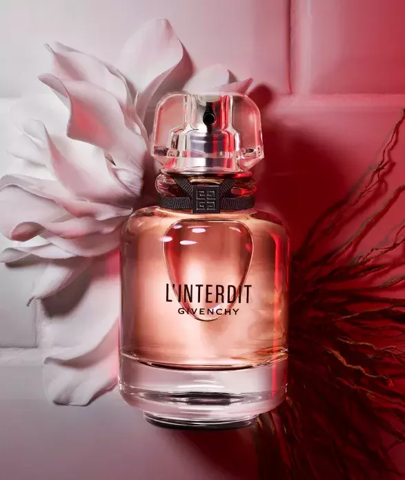 Givechny Linterdit Givechny Linterdit