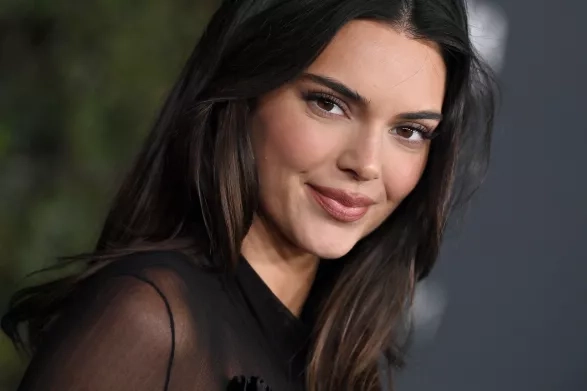 Nedbalé vlny podle Kendall Jenner Nedbalé vlny podle Kendall Jenner