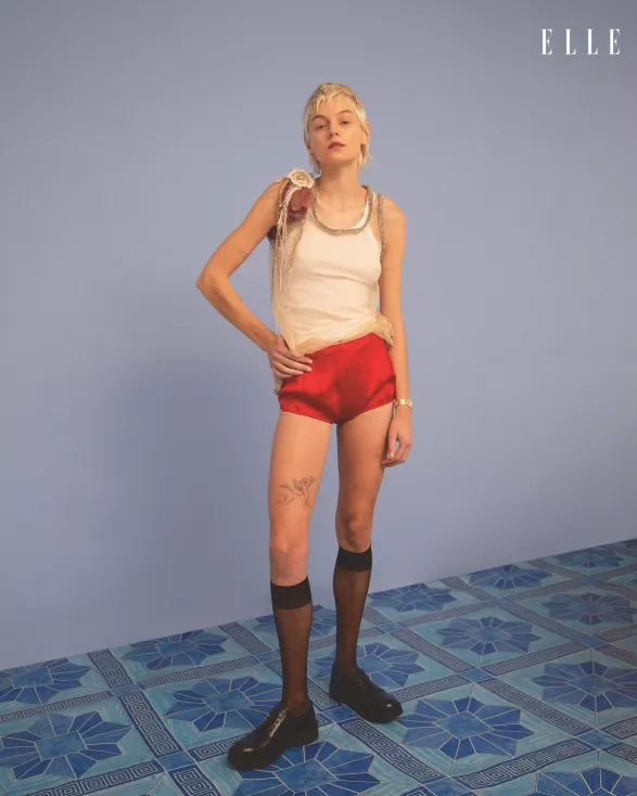 Emma Corrin Emma Corrin