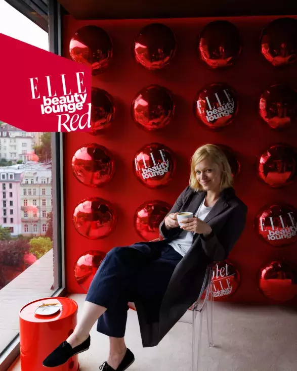 ELLE Beauty Lounge Red ELLE Beauty Lounge Red