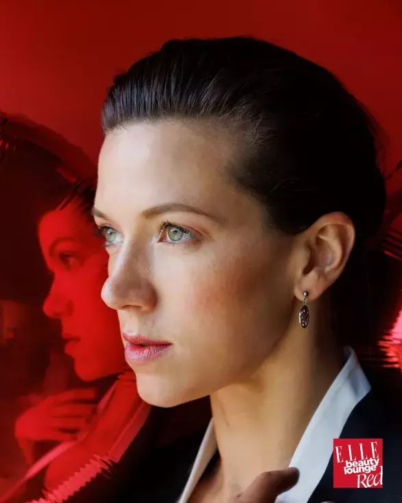 ELLE Beauty Lounge Red ELLE Beauty Lounge Red