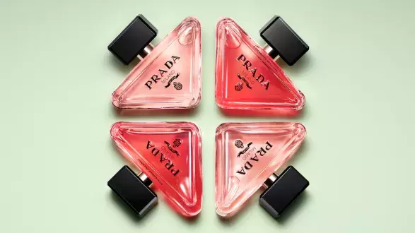 Sppjení nevšedního, snoubení paradoxů Prada Paradoxe