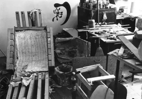 Yves Saint Laurent / Eames Office Yves Saint Laurent / Eames Office