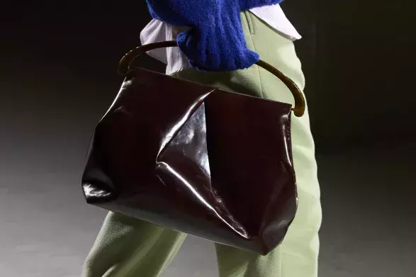 Velkou, větší, největší! Odpověď na to, jakou kabelku si teď pořídit Velkou, větší, největší! Odpověď na to, jakou kabelku si teď pořídit