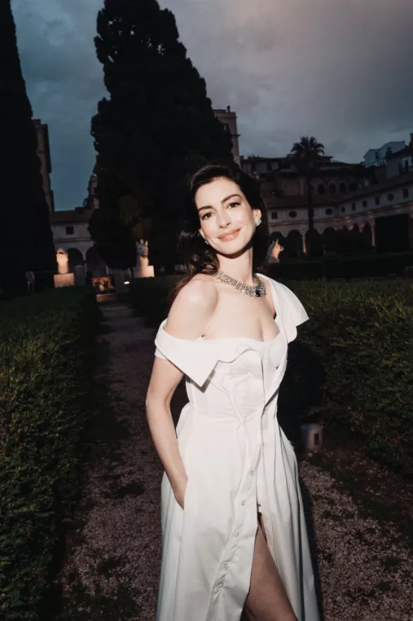 Anne Hathaway Anne Hathaway