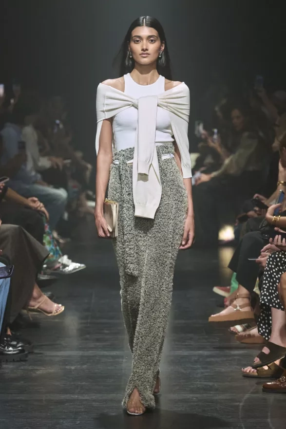 Vyšší pas Rokh SS24 Vyšší pas Rokh SS24