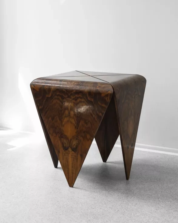 Stolek "Petalas", autor Jorge Zalszupin, Brazília, navržený v 1950s Stolek "Petalas", autor Jorge Zalszupin, Brazília, navržený v 1950s