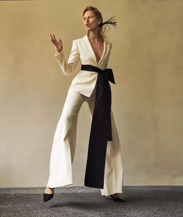 Karolína Kurková, ELLE 09/24 Karolína Kurková, ELLE 09/24