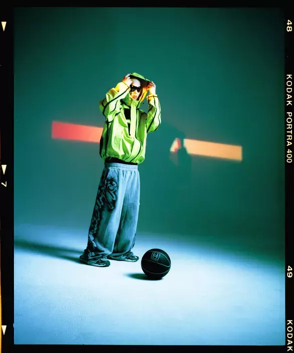 Spotlight SIMILIVINLIFE Spotlight SIMILIVINLIFE