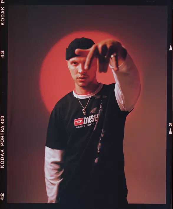 Viktor Sheen Spotlight Viktor Sheen Spotlight