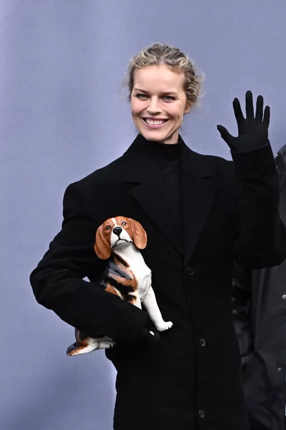 Eva Herzigová, černý rolák Eva Herzigová, černý rolák