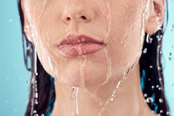 Uhaste žízeň! Uhaste žízeň!