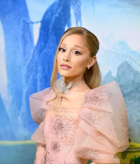 Ariana Grande, premiéra filmu Čarodějky Ariana Grande, premiéra filmu Čarodějky