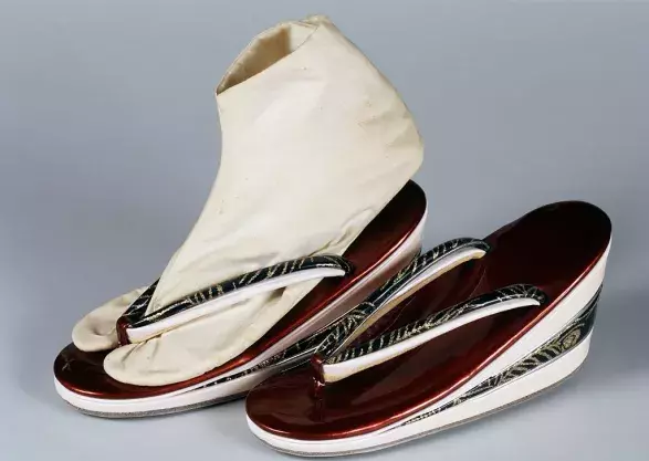 Tabi shoes, Japonsko, 20. století Tabi shoes, Japonsko, 20. století