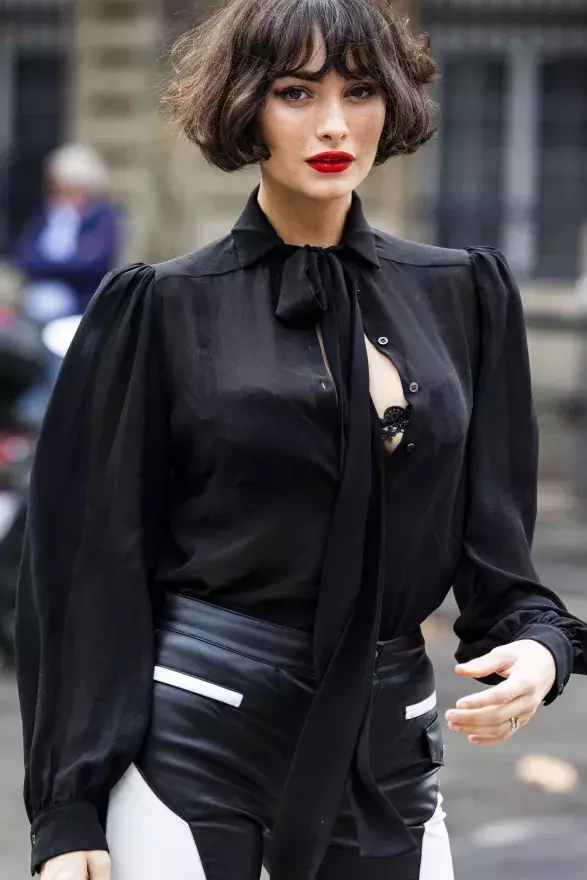 Curtain bob Curtain bob