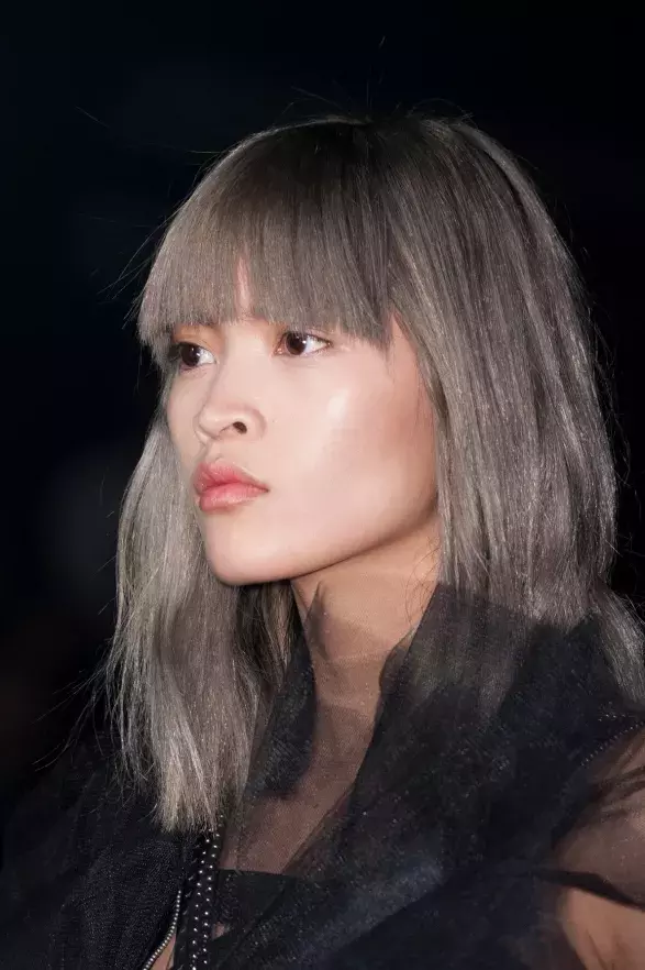 Barvy na vlasy roku 2025 Barvy na vlasy roku 2025