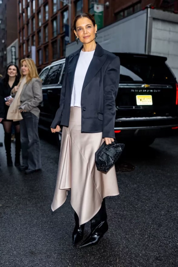 Katie Holmes, saténová sukně Katie Holmes, saténová sukně