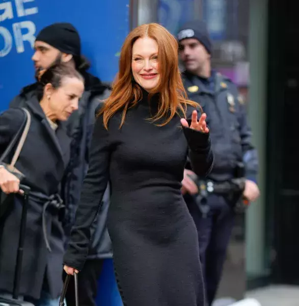 Julianne More Julianne More