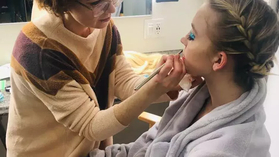 make-up artistku seriálu Euphoria Kirsten Coleman make-up artistku seriálu Euphoria Kirsten Coleman