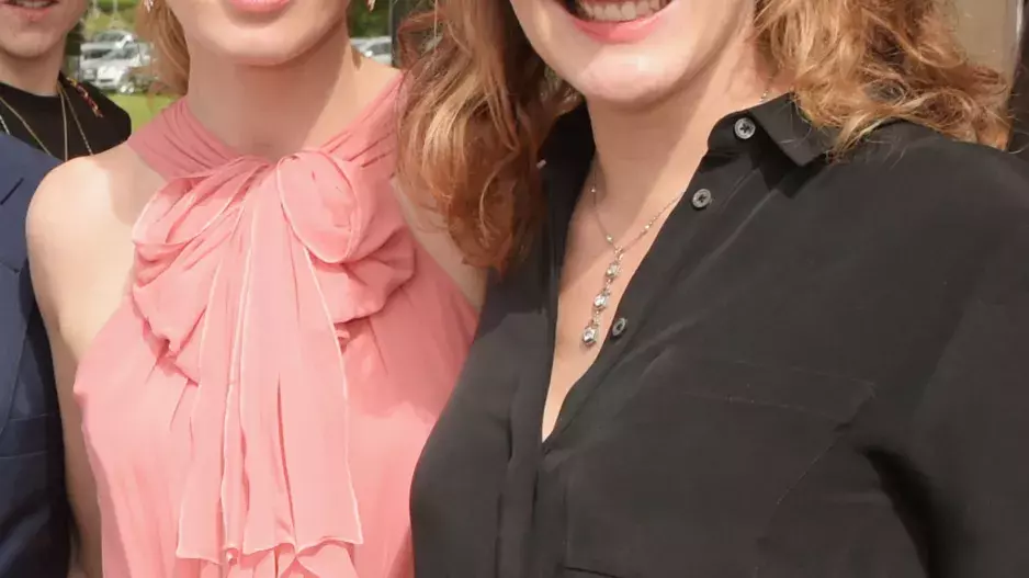 Emily a Felicity Blunt Emily a Felicity Blunt