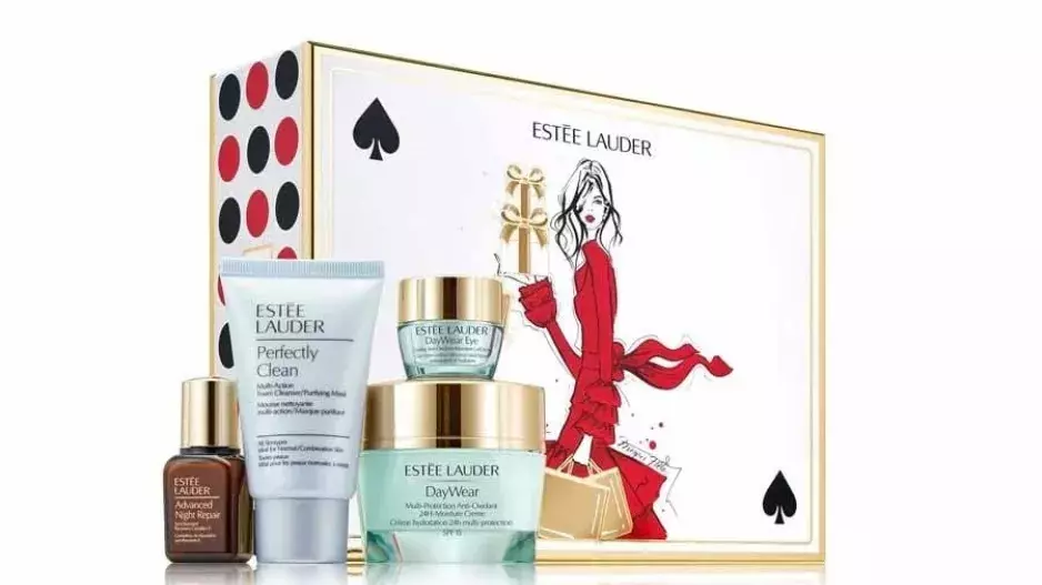 Pečující set Revitalizing Supreme+, ESTÉE LAUDER, 2990Kč Pečující set Revitalizing Supreme+, ESTÉE LAUDER, 2990Kč