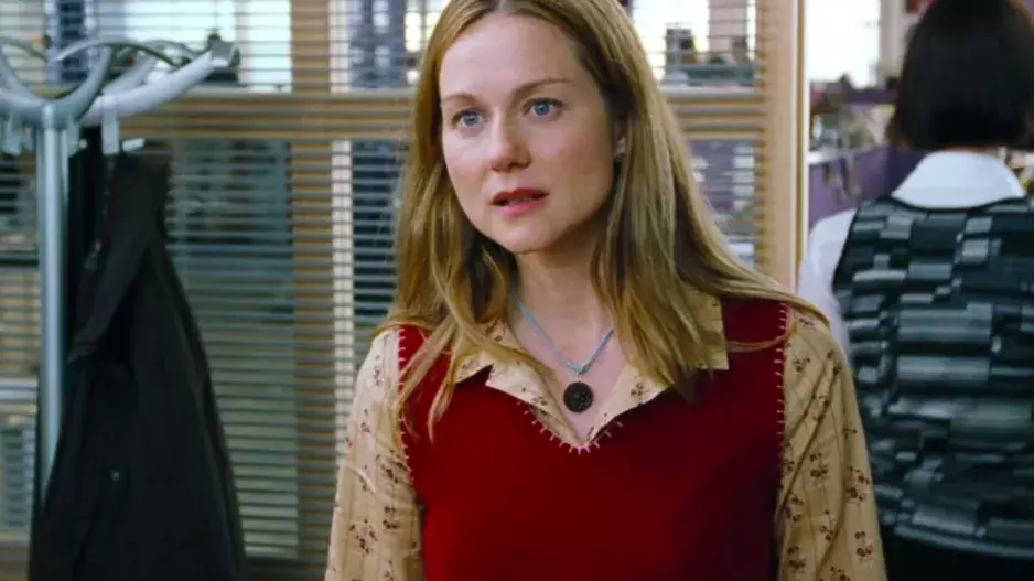 Postava: Sarah Herečka: Laura Linney Proč ji milujeme: Protože v každé z nás je v mnoha ohledech skrytá romantička, která touží po šťastném konci. Postava: Sarah Herečka: Laura Linney Proč ji milujeme: Protože v každé z nás je v mnoha ohledech skrytá romantička, která touží po šťastném konci.