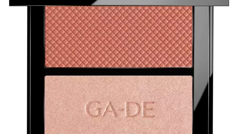 Velveteen Blush and shimmer duet v odstínu Berry and glow Velveteen Blush and shimmer duet v odstínu Berry and glow