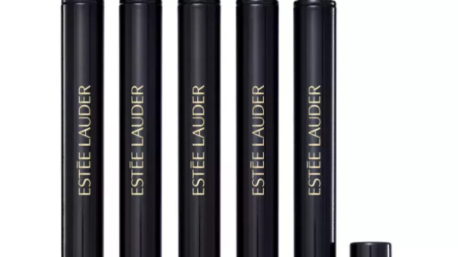 Featherlight Brow Enhancer, ESTÉE LAUDER, 820 Kč Featherlight Brow Enhancer, ESTÉE LAUDER, 820 Kč