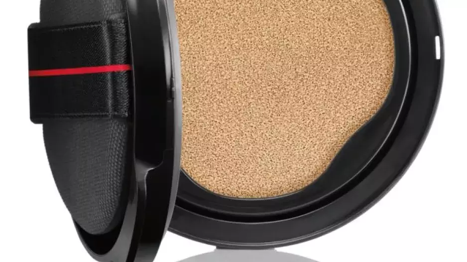 Synchro Skin Self-Refreshing Cushion Compact Refill, Shiseido, 1010 Kč Synchro Skin Self-Refreshing Cushion Compact Refill, Shiseido, 1010 Kč