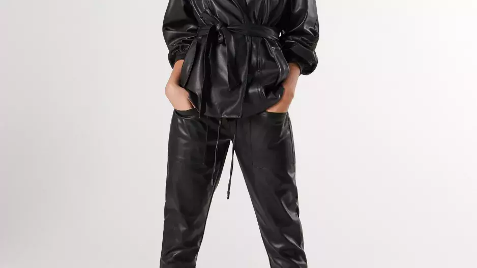 kalhoty, Reserved, 699 Kč kalhoty, Reserved, 699 Kč