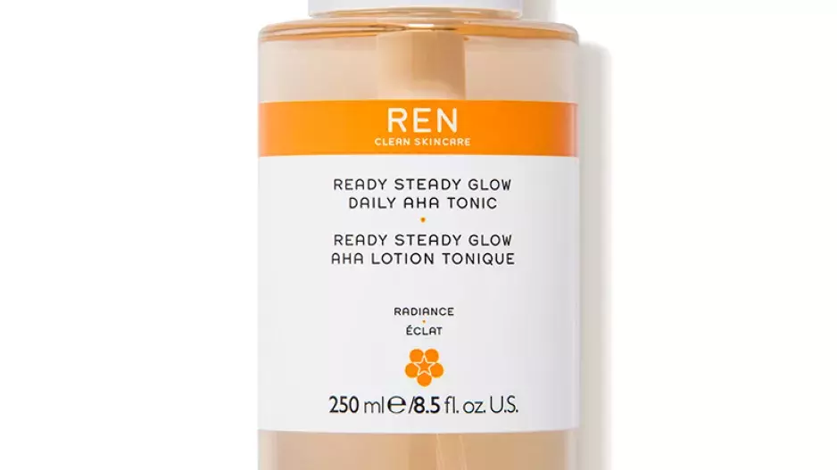 Tonikum, Radiance Ready Steady Glow Daily Tonic, REN CLEAN SKINCARE, prodává Sephora.cz, 820 Kč Tonikum, Radiance Ready Steady Glow Daily Tonic, REN CLEAN SKINCARE, prodává Sephora.cz, 820 Kč