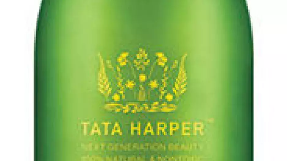 Projasňující a omlazující hydratační mlha, HYDRATING FLORAL ESSENCE, TATA HARPER, prodává Ingredients.cz, 1900 Kč Projasňující a omlazující hydratační mlha, HYDRATING FLORAL ESSENCE, TATA HARPER, prodává Ingredients.cz, 1900 Kč