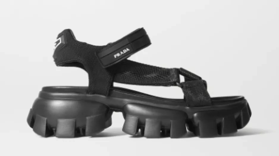sandály, Prada, 17 350 Kč sandály, Prada, 17 350 Kč