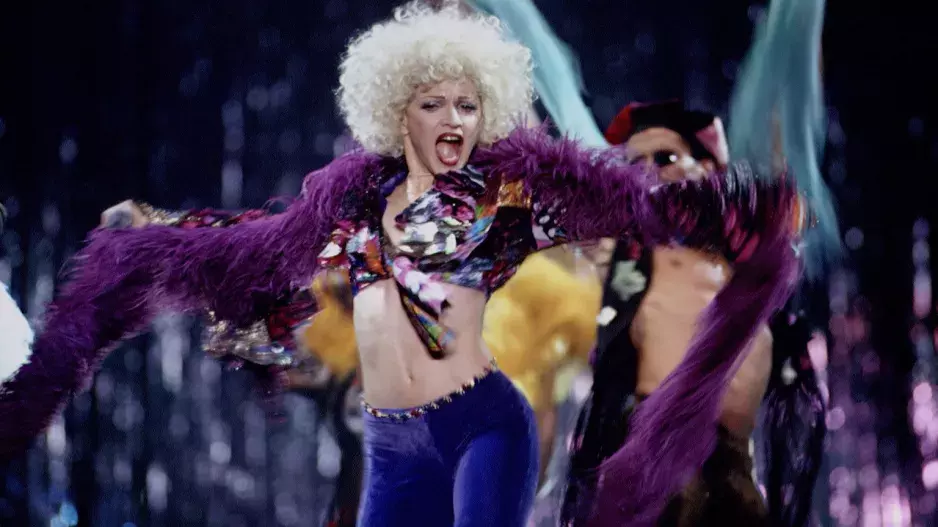 Madonna: Od "material girl" po filantropku, která zachraňuje svět Madonna: Od "material girl" po filantropku, která zachraňuje svět