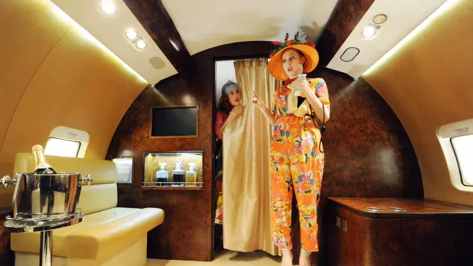 THE ROYALS THE ROYALS