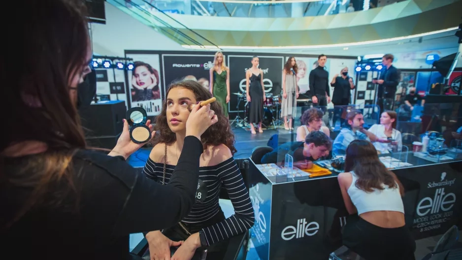 Chcete profesionální líčení a rady zadarmo? Hledejte Oriflame! Chcete profesionální líčení a rady zadarmo? Hledejte Oriflame!