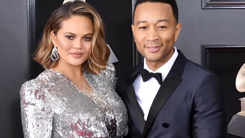 Chrissy Teigen a John Legend Chrissy Teigen a John Legend