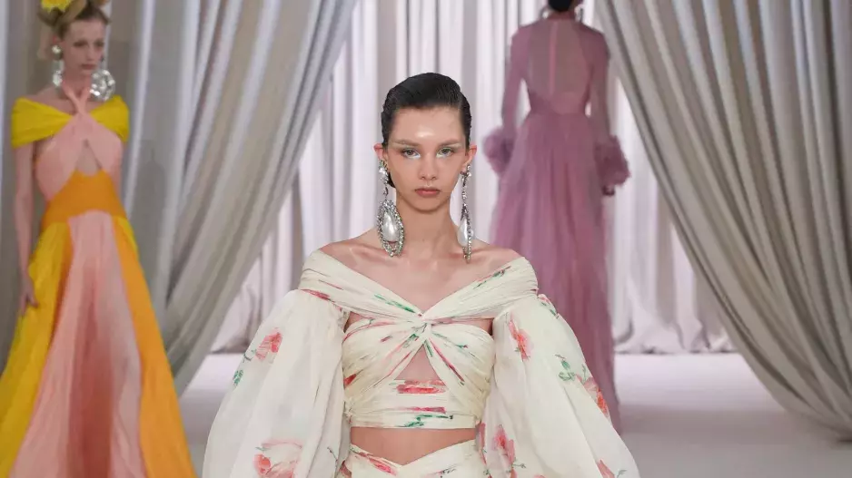Giambattista Valli S/S 2023 Giambattista Valli S/S 2023