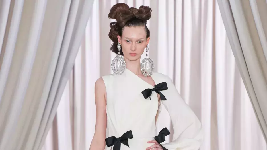 Giambattista Valli S/S 2023 Giambattista Valli S/S 2023